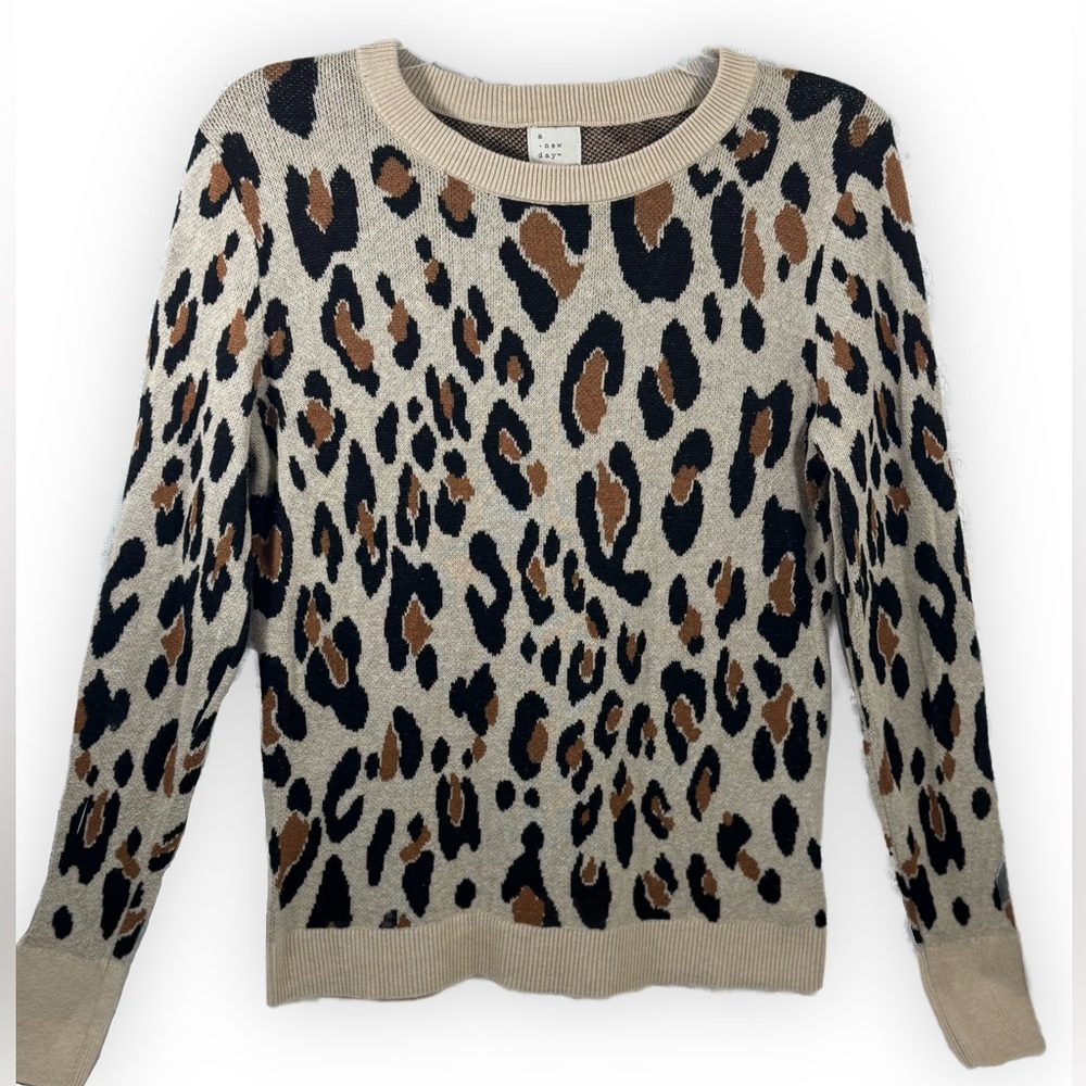 Leopard Print Sweater Women’s M Black & Brown print on Light Beige background